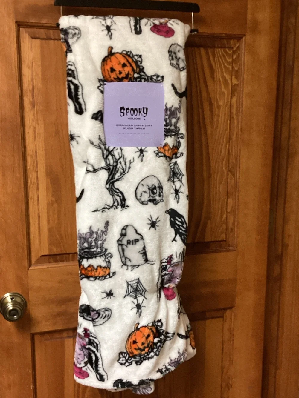 Spooky Hollow Super Soft Halloween Blanket z🎃